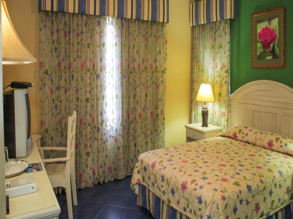 L'Orchidee Boutique Hotel Port of Spain Exterior photo