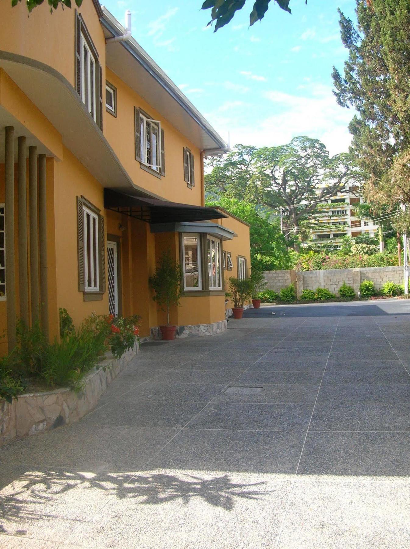 L'Orchidee Boutique Hotel Port of Spain Exterior photo